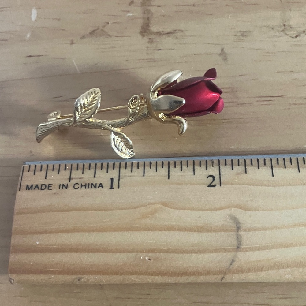 FINAL MARKDOWN Gold and Red Rose Brooch
